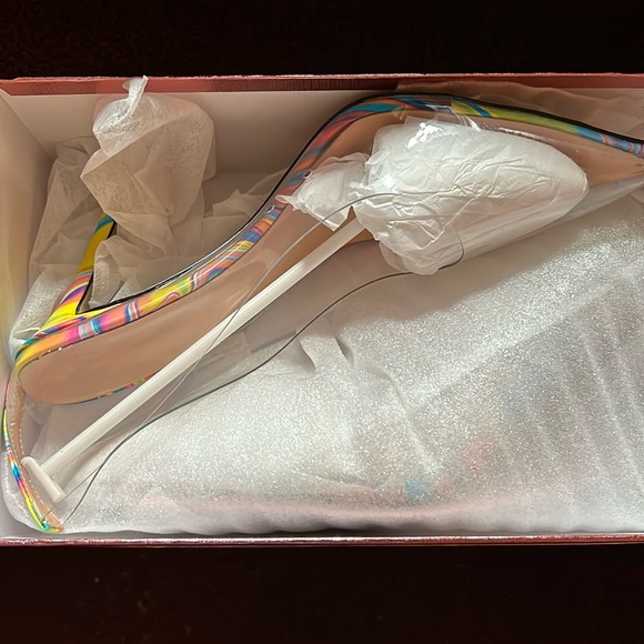 Fantasy Shoe - Picture 2 of 5